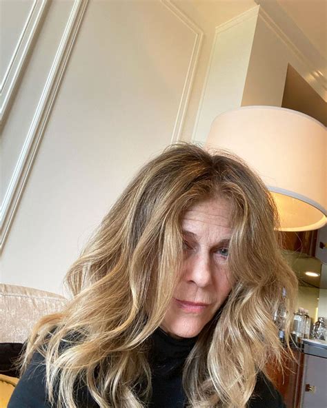 She is also famous for her appearance in the films 'sleepless in seattle', 'now and then', 'jingle all the way', 'the story of us'. Golden Globes 2020: Rita Wilson Says Glam Squad Is 90 Minutes Late