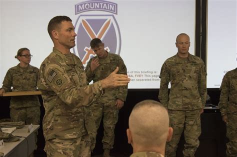 Maj Gen Brian Mennes Recognizes Soldiers For War Fighter Flickr