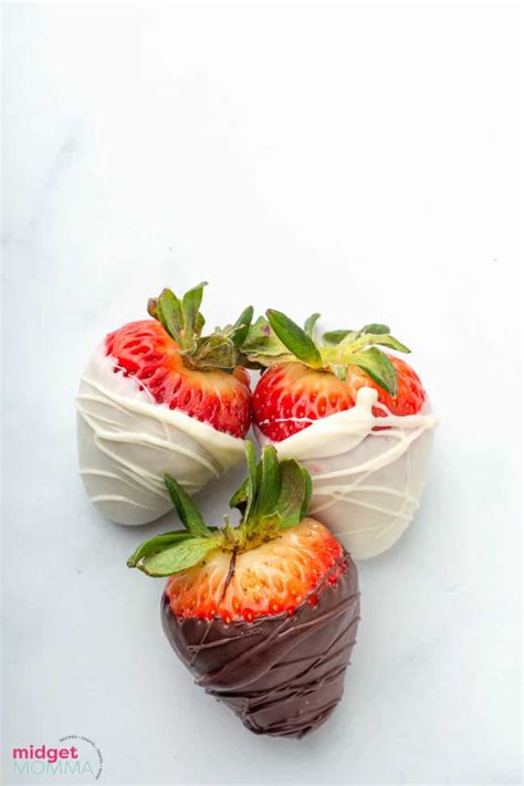 Easy Chocolate Covered Strawberries • Midgetmomma