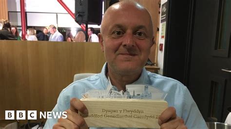 Welsh Teacher For Refugees Wins Award At Eisteddfod