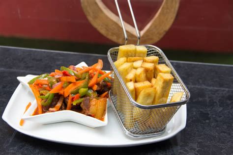 Fried Yams And Pork Sauce With Sliced Carrots And Red And Green Peppers Osu Ghana R Streeteats