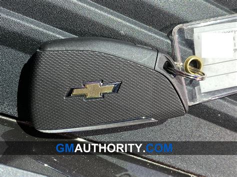 Heres The 2021 Chevrolet Tahoe And 2021 Suburban Key Fob Gm Authority