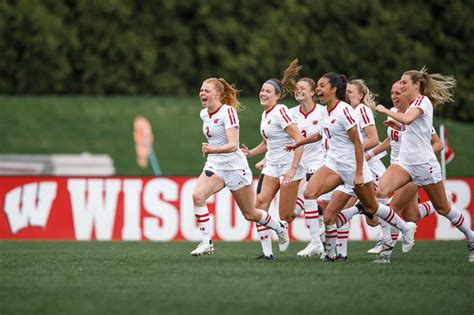 Wisconsin Badgers Womens Soccer Recap Uw Advances To Big Ten Semifinals After Penalty Win Over