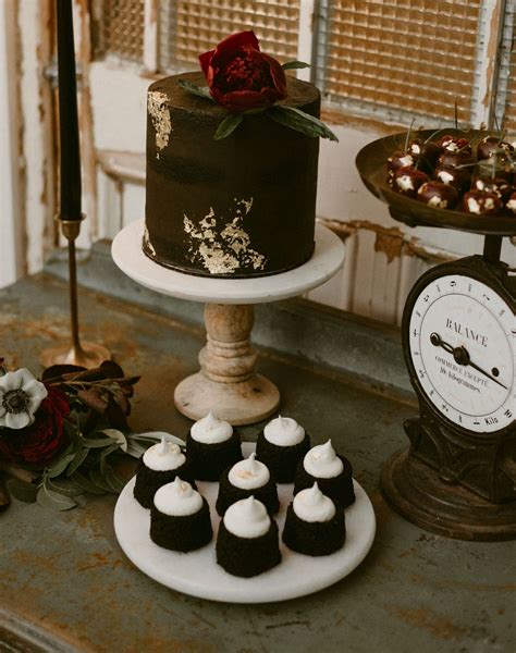 Find over 100+ of the best free wedding cake images. 60s-Inspired Rock 'N' Roll Elopement in Miami, Florida ...