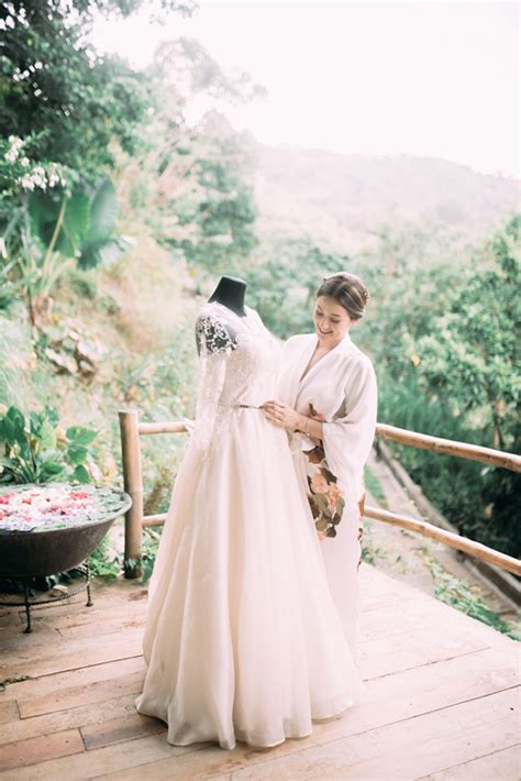 Tagaytay Wedding With Pop Of Blue Philippines Wedding Blog
