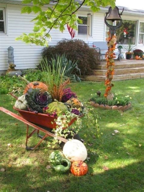 Inspiring Front Yard Landscaping For Fall Season Fall Outdoor Decor Fall Garden Decor Fall