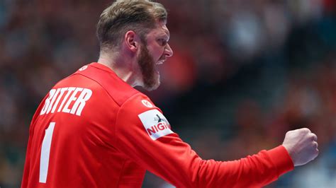 Und auch das zdf nimmt claudia neummann in in schutz. Handball-EM 2020: Tschechien vs. Deutschland heute live im ...