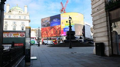 Coronavirus Pictures Show London S Empty Streets Bbc News