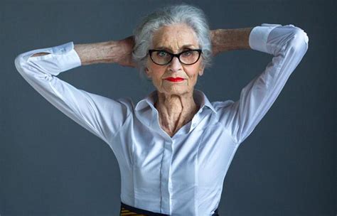 Dünyanın En Yaşlı Modeli Olan 89 Yaşındaki Daphne Self Ile Tanışın