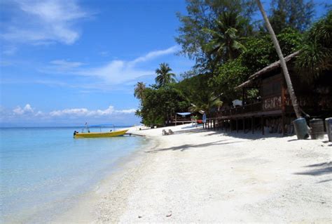 Pulau lang tengah is a tiny tropical paradise, often overlooked by tourists. Terengganu Hebat: Duyong Aridinata Di Pulau Lang Tengah