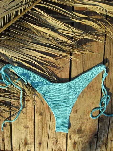 bikini de ganchillo de alta cadera set aqua blue con cowrie etsy in 2020 crochet bikini