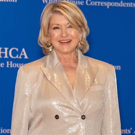 martha stewart s sexy selfie will inspire your next holiday party look