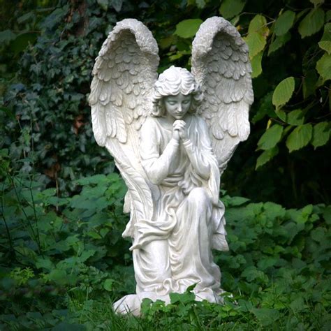 Western Style Garden Decoration Resin Outdoor Praying Kneeling Angel