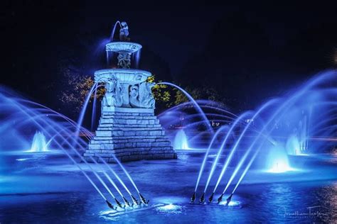 Here Are The 17 Most Mesmerizing Fountains In All Of Kansas City
