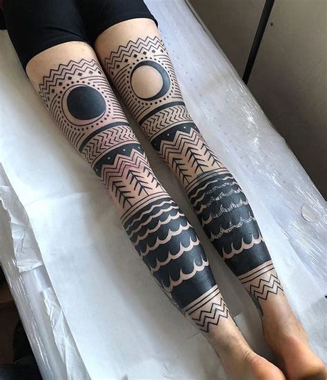 45 People Showing Off Their Awesome Leg Tattoos