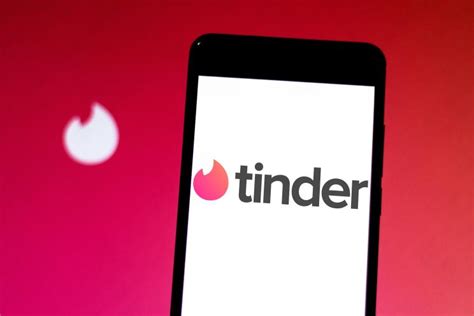 Tinder Adds Panic Button To Save Users From Dangerous Dates