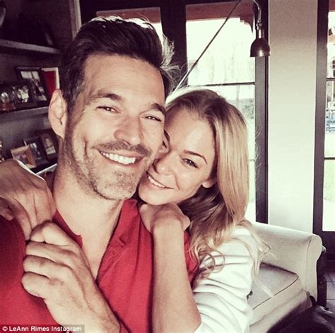 Leann Rimes Cuddles Up To Husband Eddie Cibrian In Festive Selfie