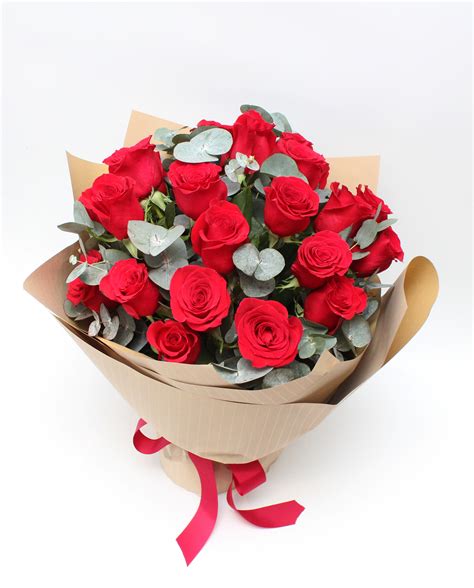 25 American Red Roses For Valentines Day