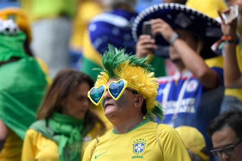 Torcida Brasileira Urra Nas Ruas Mas é Tímida Nos Estádios Da Rússia