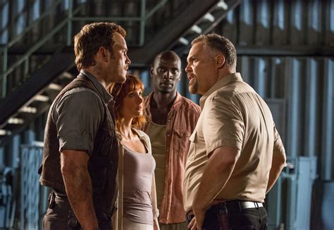Jurassic world premiere interview with omar sy. Bild zu Vincent D'Onofrio - Jurassic World : Bild Bryce Dallas Howard, Chris Pratt, Omar Sy ...