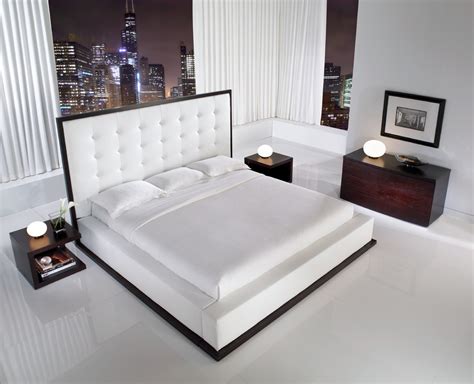 When placed on a side table or buffet, the andean keeps your space out of the shadows. How to Choose the Right Bedside Table lamps - Artmakehome