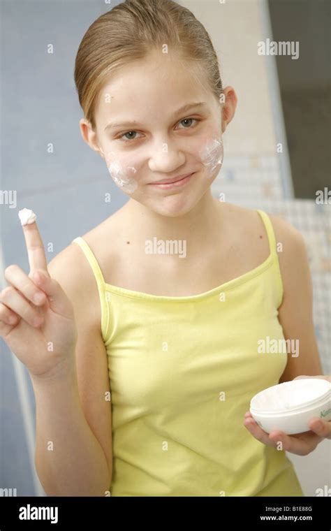 Preteen Mädchen Aufrahmen Gesicht Stockfotografie Alamy