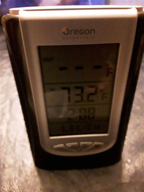 Oregon Scientific Indooroutdoor Thermometer Alarm Clock Iwa 80055 Ebay