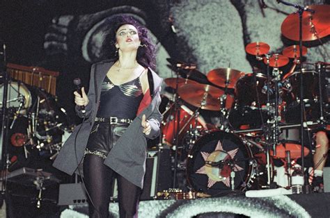 siouxsie sioux leads the banshees through their lollpalooza performance in 1991 at the world