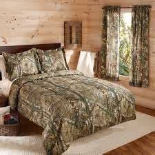 The ap blaze orange camouflage bedding set will transform your rustic lodge decor with a contemporary design created for today's avid hunter. Amazon.com: 3pc Realtree Xtra Camouflage Boys Hunting ...