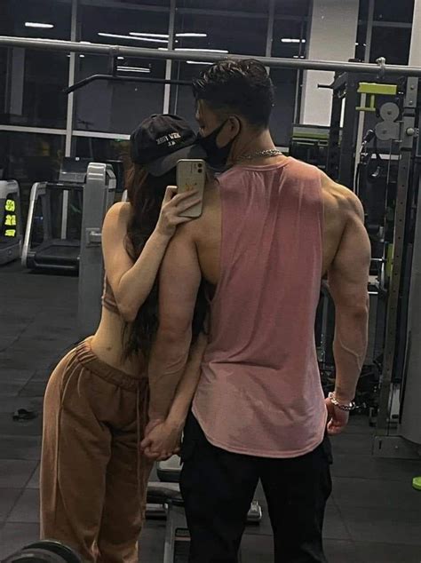 Pin By Alexandra Pozo On Fotos Goals En Casa Gym Couple Fit Couples Couples Poses For Pictures