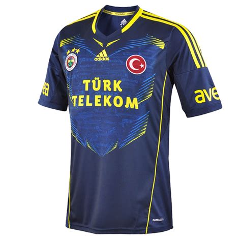 Bir süredir sponsorluk görüşmelerinin devam ettiği fenerbahçe ile puma şirketi arasında anlaşma sağlandı. adidas Fenerbahçe 2012-2013 Sezonu Gölge Kanarya Maç ...