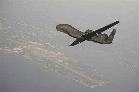 Us Air Force Spy Plane Takes Spotlight In Empty Ukraine Airspace