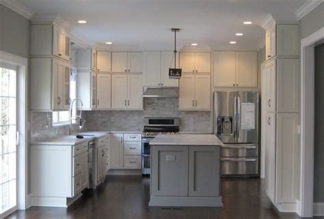 Quality in frame shaker kitchens at affordable pricing. White Shaker Cabinets - Kitchen Remodeling Photos