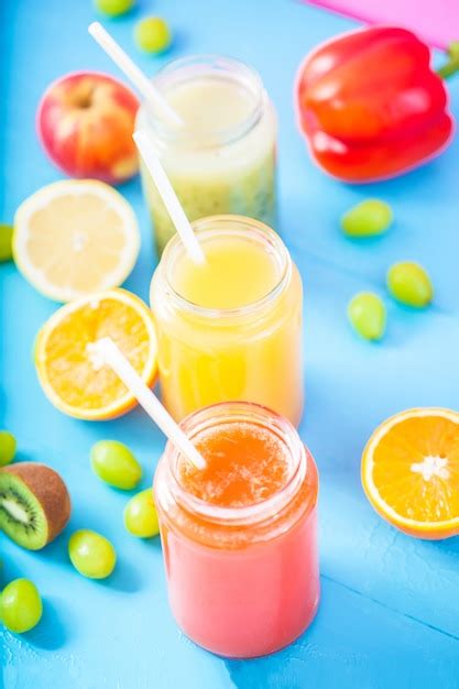 Premium Photo Freshly Squeezed Fruit Juice