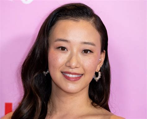 Gia Kim Age Height And Facts About The Xo Kitty Actress Popbuzz