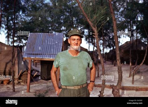 Us Navy Marine Corpsman In Cua Viet Viet Nam 1967 Stock Photo Alamy