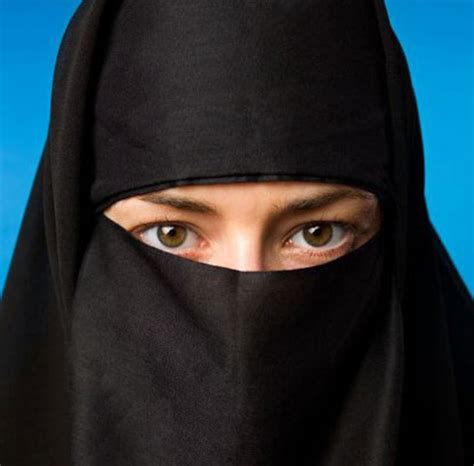 Italys Right Starts Move Towards Ban On Burkas London Evening