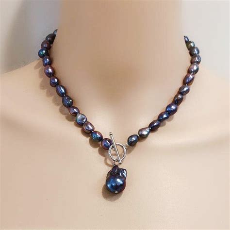 Black Baroque Pearl Toggle Necklacepearl Lariat Etsy