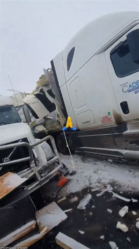 Snowy Wyoming Highway Pileup Kills 3 Injures Dozens Daily Mail Online