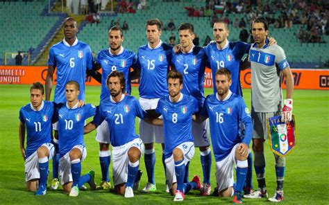 Italia football logo iphone android wallpaper download as. Download Italy National Football Team 4K HD 2020 Wallpaper ...