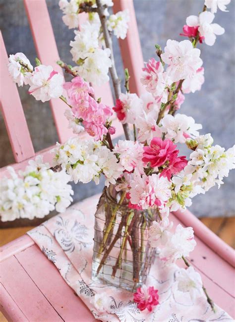 50 Easy Spring Decorating Ideas In 2020 Easy Spring Decorations
