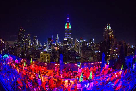 10 best new cocktail bars. Rooftop bar di New York, il tour virtuale nel 230 Fifth