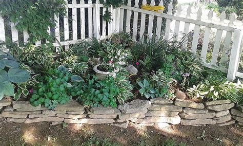 Consider mixing it up and having a bit of fun! 32 best images about Corner Gardens Ideas on Pinterest | Backyard fences, Landscaping and Small ...