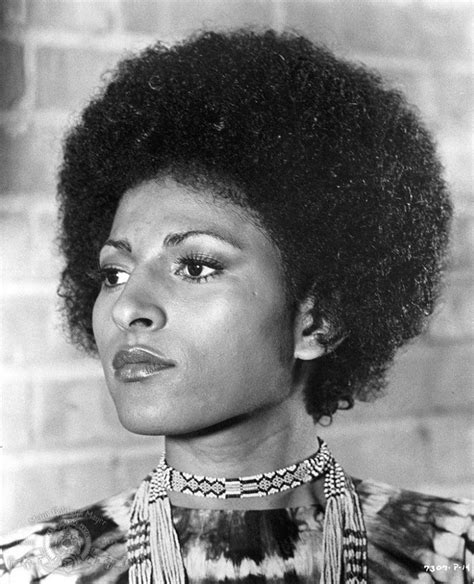 pam grier popular hairstyles afro hairstyles beautiful celebrities celebrities female