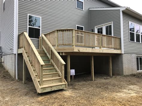 Residential & Commercial Deck Building Services in Cleveland