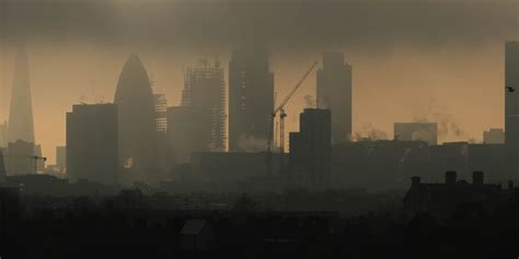 Saharan Rain 12 Incredible Pictures Of London Shrouded In Smog