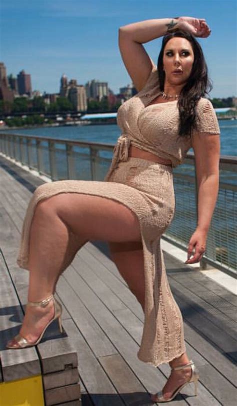 Pin By Dr Metalhead On Plus Size Curvy Girl Fashion Curvy Girl