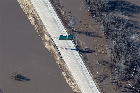 Flood Damaged I 29 Reopens From Iowa Into Missouri With Restrictions