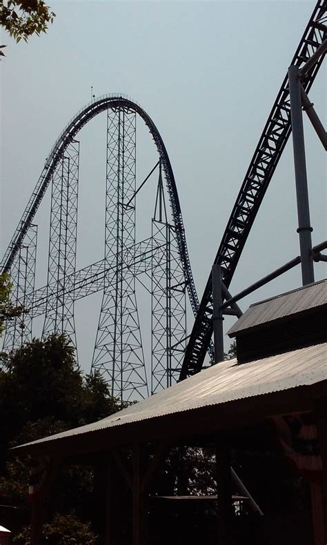 Cedar Point Amusement Park In Sanduskyoh This Is The Roller Coaster