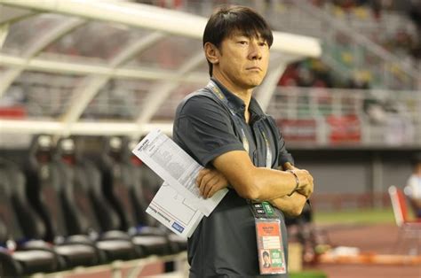 shin tae yong was labeled a national hero by south korean media after leading the indonesian